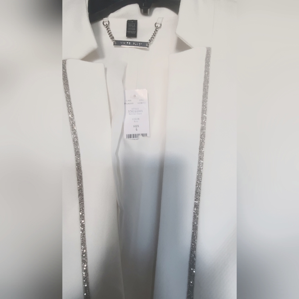 Blazer - Picture 3 of 5